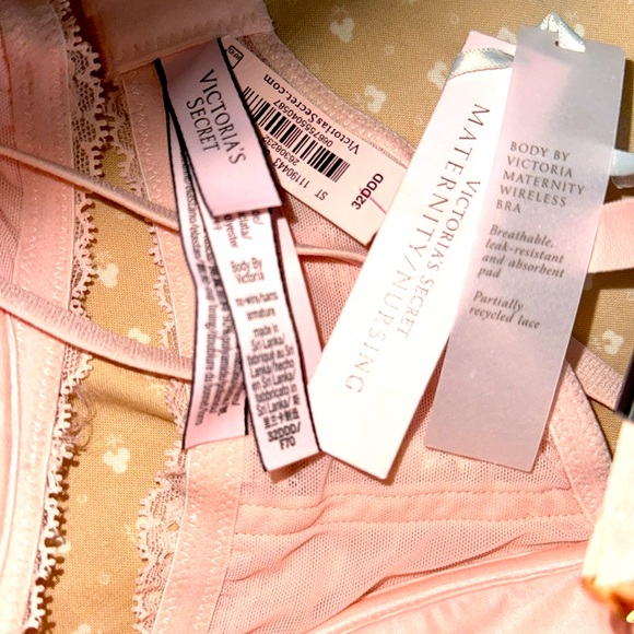 Victorias Secret Supersoft Body
Maternity Nursing Wireless lace bra - Picture 10 of 11